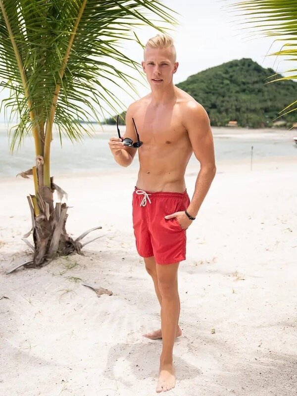 Dating Naked S01E05 Alle Hemmungen Fallen Fernsehserien De