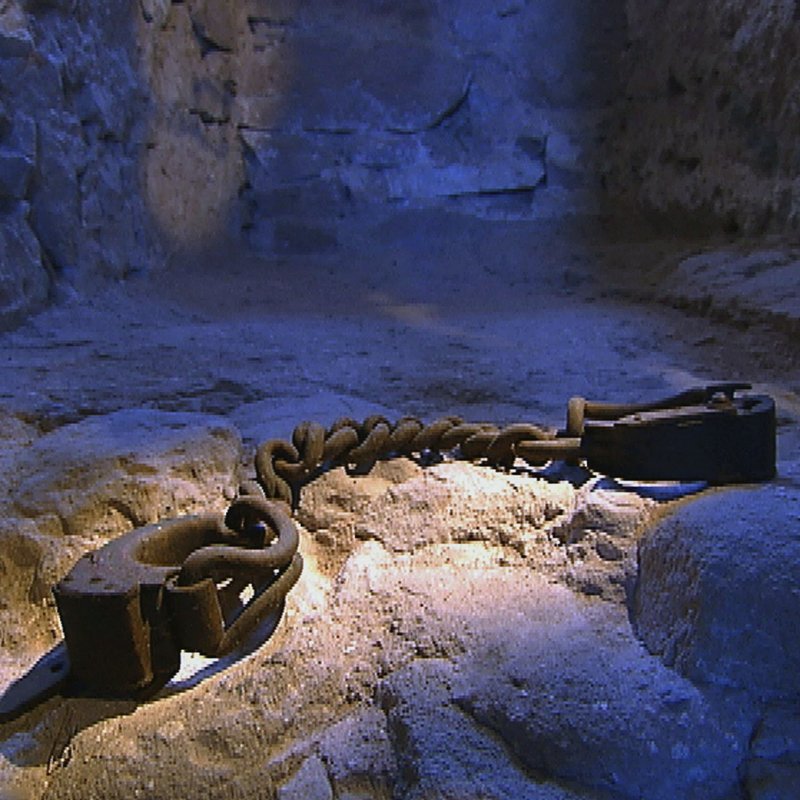 Stadt im späten Mittelalter 02 Mauern Brunnen Galgenstricke