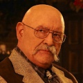 Barry Corbin – Bild: Revolution Studios Estevez/Sheen, Productions Twisted Television, Lionsgate Television Barry Corbin – Bild: Revolution Studios Estevez/Sheen, Productions Twisted Television, Lionsgate Television