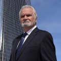 John McCook – Bild: CBS John McCook – Bild: CBS