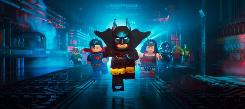 (v.l.n.r.) Green Lantern; The Flash; Superman; Batman; Wonder Woman; Cyborg; Aquaman; Green Arrow – Bild: ProSieben (v.l.n.r.) Green Lantern; The Flash; Superman; Batman; Wonder Woman; Cyborg; Aquaman; Green Arrow – Bild: ProSieben