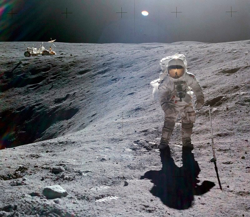 Charlie Duke, Apollo 16, auf dem Mond. – Bild: SWR/​NASA