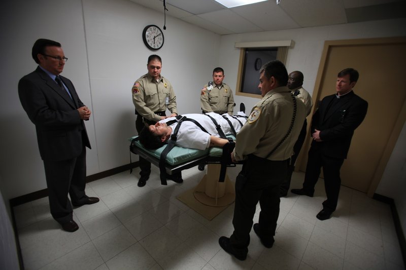 Die letzten Minuten eines zum Tode verurteilten Straftäters. – Bild: n-tv /​ Wag TV