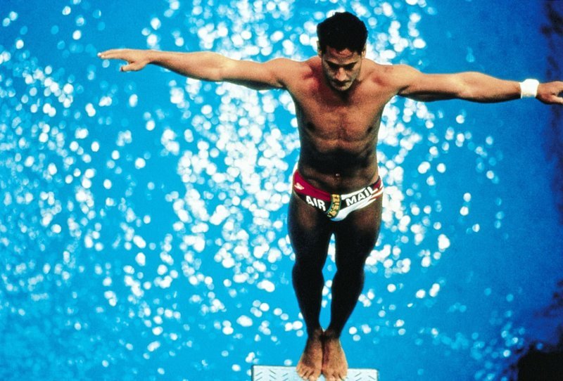 Bei den Olympischen Sommerspielen 1976 gewinnt Greg (Mario Lípez) eine Silbermedaille. – Bild: VOX
