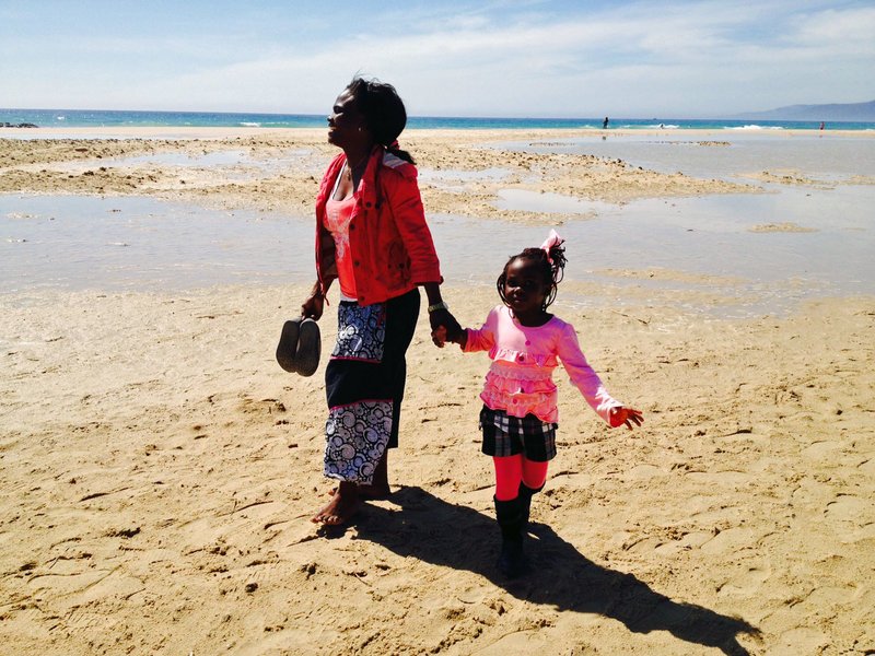 Die Nigerianerin Favour erreichte vor 15 Jahren mit knapper Not die spanische Küste. – Bild: ZDF und Hilde Buder-Monath