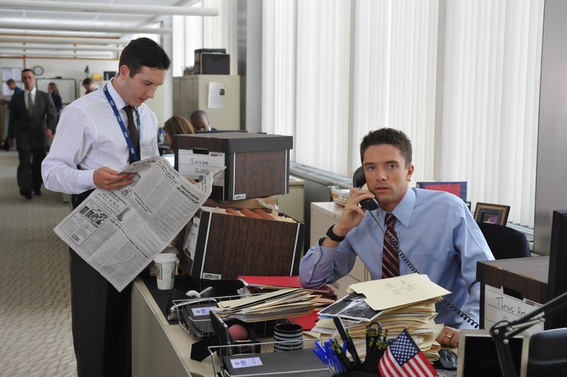 Oliver (Chris Marquette, l.) und Ben Geary (Topher Grace) – Bild: VOX / 2011 Historic Holdin Oliver (Chris Marquette, l.) und Ben Geary (Topher Grace) – Bild: VOX / 2011 Historic Holdin