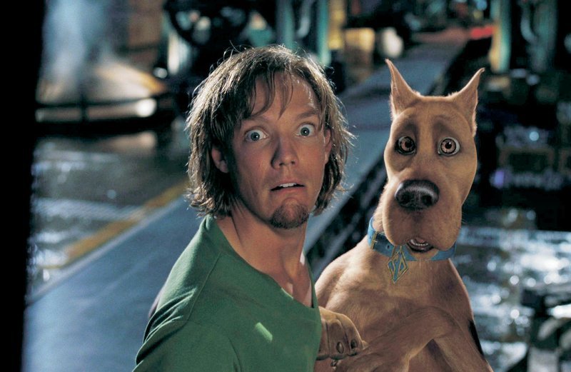 Le super-chien Scooby-Doo et ses amis Fred, Daphné, Sammy et Véra sont appelés à la rescousse dans un centre de loisirs victime d’une cascade d’incidents paranormaux. Faux esprits, monstres bidons, effets spéciaux en tous genres, nos 5 limiers croyaient avoir tout vu, mais ils ont encore beaucoup à apprendre pour sauver le monde !.. Etats-Unis d’Amerique – 2002 -------------------------------------------------------------------------------- Réf. photo LILLARD Matthew 1 2004–0049–0071-NUME Descriptif Matthew Lillard – Bild: Super RTL Le super-chien Scooby-Doo et ses amis Fred, Daphné, Sammy et Véra sont appelés à la rescousse dans un centre de loisirs victime d’une cascade d’incidents paranormaux. Faux esprits, monstres bidons, effets spéciaux en tous genres, nos 5 limiers croyaient avoir tout vu, mais ils ont encore beaucoup à apprendre pour sauver le monde !.. Etats-Unis d’Amerique – 2002 -------------------------------------------------------------------------------- Réf. photo LILLARD Matthew 1 2004–0049–0071-NUME Descriptif Matthew Lillard – Bild: Super RTL