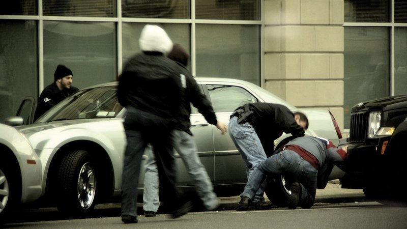 Den Kampf zwischen den Fahndungsbehörden und dem organisierten Drogenhandel einen Krieg zu nennen, ist keine Übertreibung. – Bild: RTL Crime
