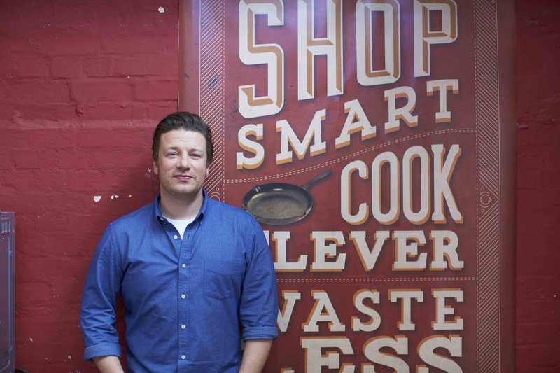 Cook clever mit Jamie S02E01: Heißes Piri Piri und schlaue Gefriertruhe Piri Piri Pork Belly Cook clever mit Jamie S02E01: Heißes Piri Piri und schlaue Gefriertruhe Piri Piri Pork Belly