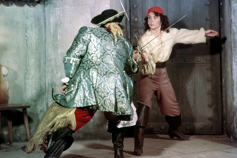 Anne (Jean Peters) und ihr Ziehvater Blackbeard (Thomas Gomez) fechten einen privaten Kampf aus: den um die Liebe. – Bild: ARTE /​ © 1951 Twentieth Century Fox