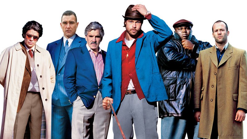 Picture, left-right: Benicio del Toro, Vinnie Jones, Dennis Farina, Brad Pitt, Ade and Jason Statham – Bild: RTL Zwei