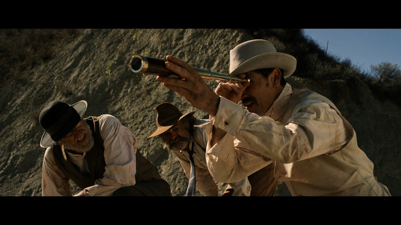 On left: Chicory (Richard Jenkins), in the middle Sheriff Franklin Hunt (Kurt Russell) and on right John Brooder (Matthew Fox). – Bild: Constantin Film Verleih GmbH. On left: Chicory (Richard Jenkins), in the middle Sheriff Franklin Hunt (Kurt Russell) and on right John Brooder (Matthew Fox). – Bild: Constantin Film Verleih GmbH.