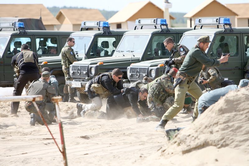 Die Feldjäger müssen nicht nur eine harte Ausbildung bestehen, sondern auch einen anstrengenden Arbeitsalltag. – Bild: MG RTL D Die Feldjäger müssen nicht nur eine harte Ausbildung bestehen, sondern auch einen anstrengenden Arbeitsalltag. – Bild: MG RTL D