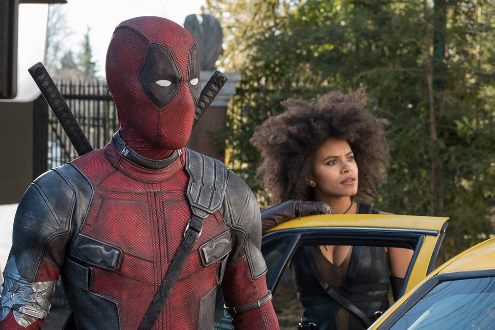 Deadpool (Ryan Reynolds, l.); Domino (Zazie Beetz, r.) – Bild: Puls 4 Deadpool (Ryan Reynolds, l.); Domino (Zazie Beetz, r.) – Bild: Puls 4