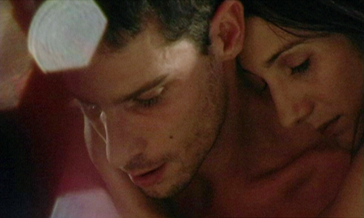 Im Bett – Bild: ZDF und Christian Castro