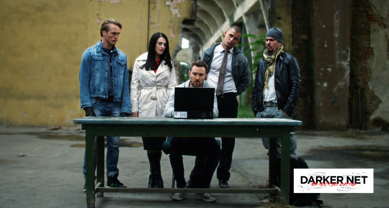 Hacker Drew (Sam Huntington,m.) stellt sich sein eigenes Team zusammen. Dabei fordert er ausschließlich Agenten, die als entbehrlich gelten und zu den Schlimmsten innerhalb der Organisation gehören. Sein Team besteht also aus ausgesonderten Mitarbeitern wie z.B. Dimitri (Christian Hillborg,l.), Gloria (Katie McGrath,2.v.l.), Connelly (Jack Kesy) und Fisher (Kevin Dillon,r.). – Bild: SONY Pictures Hacker Drew (Sam Huntington,m.) stellt sich sein eigenes Team zusammen. Dabei fordert er ausschließlich Agenten, die als entbehrlich gelten und zu den Schlimmsten innerhalb der Organisation gehören. Sein Team besteht also aus ausgesonderten Mitarbeitern wie z.B. Dimitri (Christian Hillborg,l.), Gloria (Katie McGrath,2.v.l.), Connelly (Jack Kesy) und Fisher (Kevin Dillon,r.). – Bild: SONY Pictures