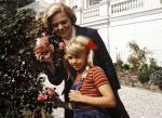 Klein Erna auf dem Jungfernstieg – Bild: ARD Klein Erna auf dem Jungfernstieg – Bild: ARD