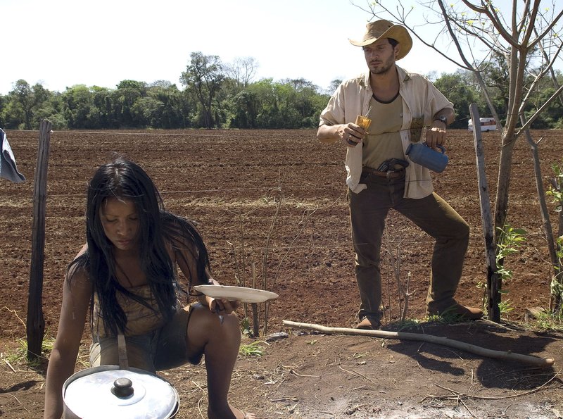 Birdwatchers - Das Land der roten Menschen – Bild: ARD Degeto/​Gullane Filmes Prod./​Marie Hippenmeyer
