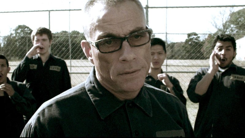 Ein Underdog lernt im Gefängnis durch Tiano (Jean-Claude van Damme), das Gute im Menschen zu achten, aber auch zu kämpfen wie ein Ninja..Ein Underdog lernt im Gefängnis durch Tiano (Jean-Claude van Damme), das Gute im Menschen zu achten, aber auch zu kämpfen wie ein Ninja.. – Bild: RTL Zwei Ein Underdog lernt im Gefängnis durch Tiano (Jean-Claude van Damme), das Gute im Menschen zu achten, aber auch zu kämpfen wie ein Ninja..Ein Underdog lernt im Gefängnis durch Tiano (Jean-Claude van Damme), das Gute im Menschen zu achten, aber auch zu kämpfen wie ein Ninja.. – Bild: RTL Zwei
