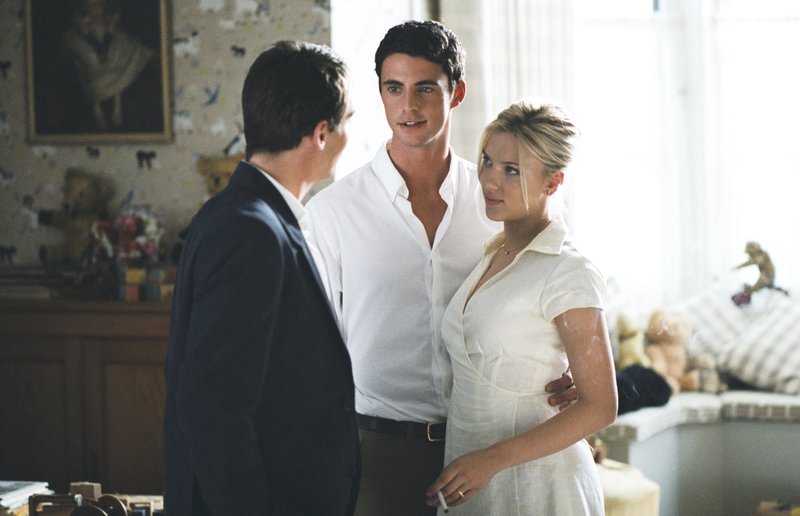 L-R: Chris Wilton (Jonathan Rhys Meyers), Tom Hewett (Matthew Goode) and Nola Rice (Scarlett Johansson) – Bild: Prokino L-R: Chris Wilton (Jonathan Rhys Meyers), Tom Hewett (Matthew Goode) and Nola Rice (Scarlett Johansson) – Bild: Prokino
