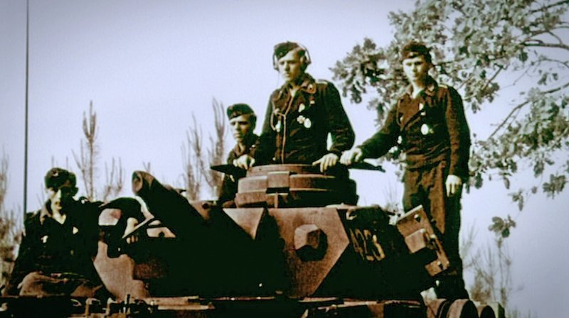 Junge Soldaten der SS-Panzer-Division „Das Reich“ – Bild: phoenix/​ZDF/​arte/​ZED