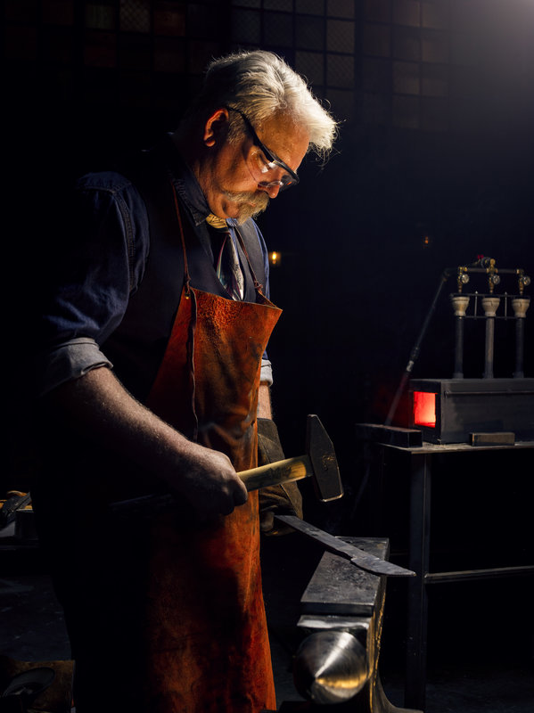 in Fire Wettkampf der Schmiede S01E03 Die Wikingeraxt (Viking Battle Axe