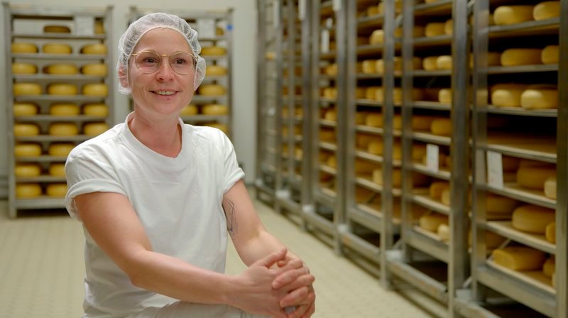 Ann-Paulin Söbbecke von der Hafenkäserei Münster. – Bild: WDR/2PilotsFilmproduktion Ann-Paulin Söbbecke von der Hafenkäserei Münster. – Bild: WDR/2PilotsFilmproduktion