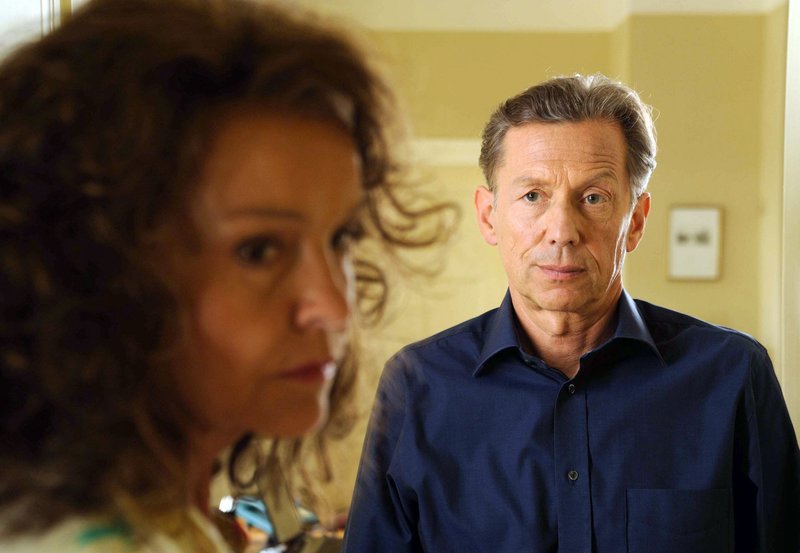 Heiratsschwindler küsst man nicht – Bild: ARD Degeto/​Hardy Spitz