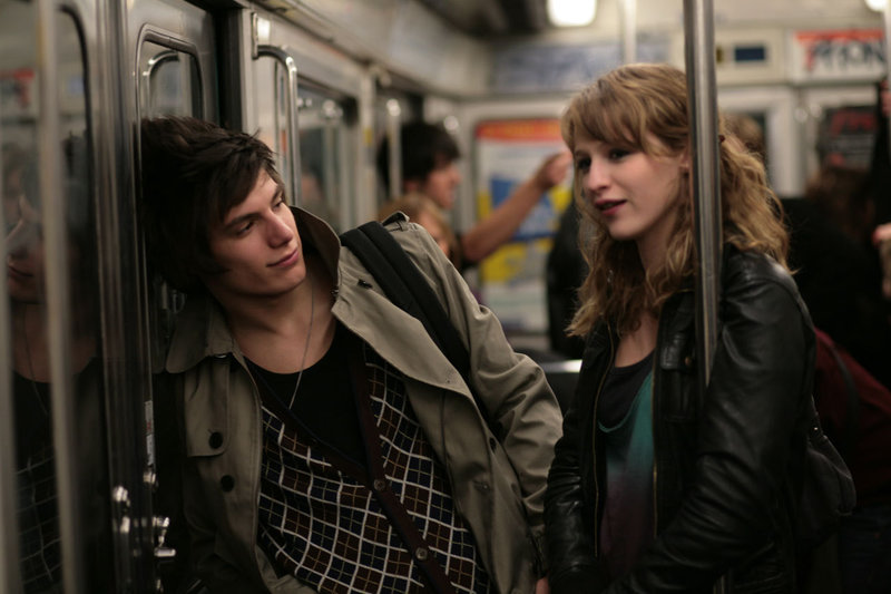 Lola (Christa Theret), Maël (Jérémy Kapone) – Bild: Star TV Lola (Christa Theret), Maël (Jérémy Kapone) – Bild: Star TV