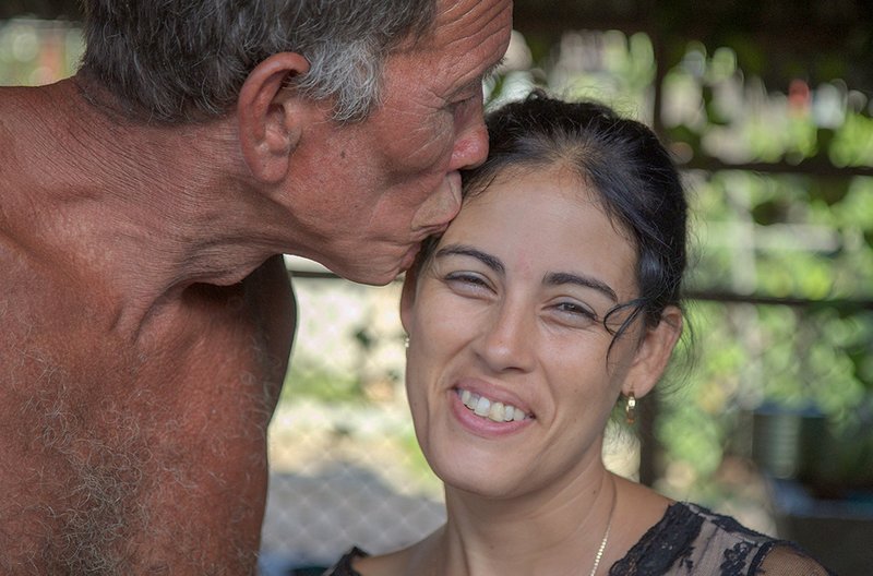  – Bild: Labor of Love Films Ltd. /​ Der kubanische Fischer Orlando und seine Frau Mariela