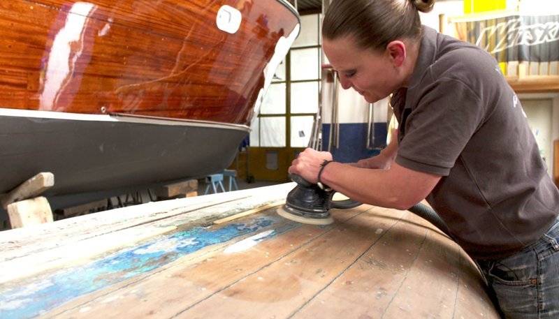 Die Bootsbauerin Nadine Borchart. – Bild: rbb/Dieter Goercke Die Bootsbauerin Nadine Borchart. – Bild: rbb/Dieter Goercke