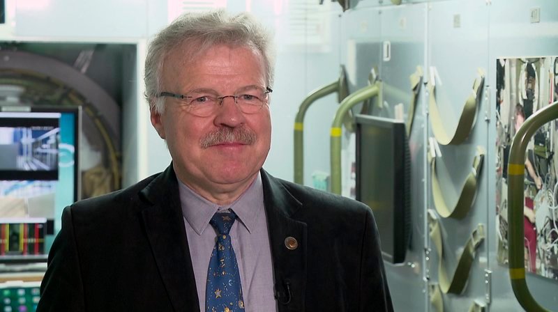 Physik-Professor Reinhold Ewald (Universität Stuttgart) – Bild: SR