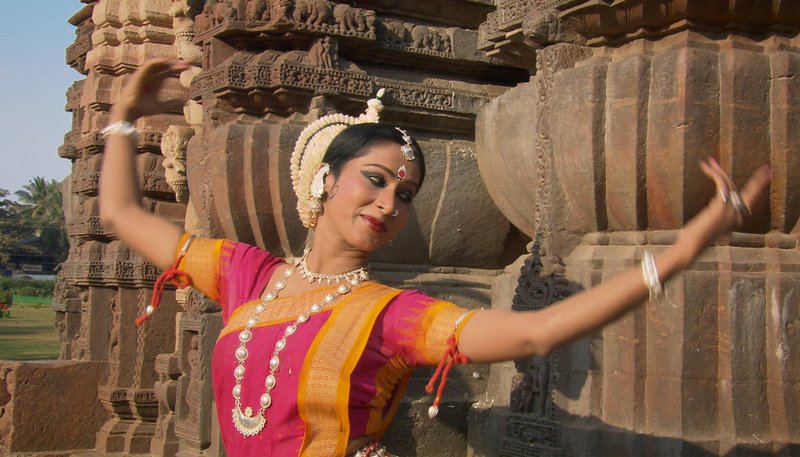 Sujata Mohapatra, Odissi-Tänzerin. Odissi gehört zu den sieben führenden klassischen indischen Tanzformen. – Bild: SWR/SWR/Guillaume Martin Sujata Mohapatra, Odissi-Tänzerin. Odissi gehört zu den sieben führenden klassischen indischen Tanzformen. – Bild: SWR/SWR/Guillaume Martin
