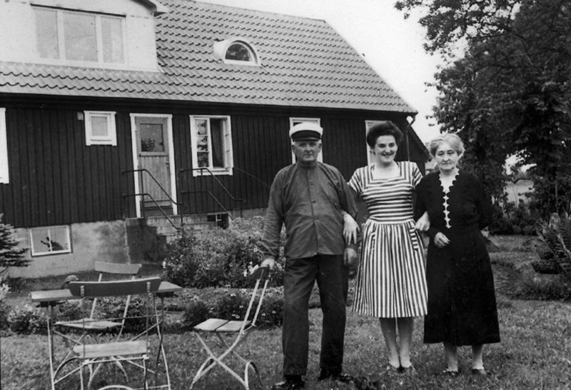 Birgit Nilsson mit ihren Eltern 1936. – Bild: ORF/​Unitel