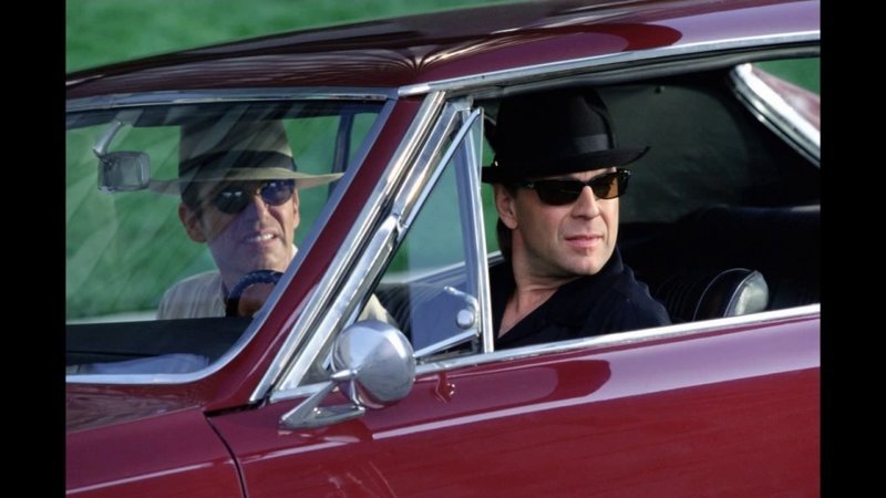 Terry Lee Collins (Billy Bob Thornton, l), Joseph ‚Joe‘ Blake (Bruce Willis, r) – Bild: Star TV