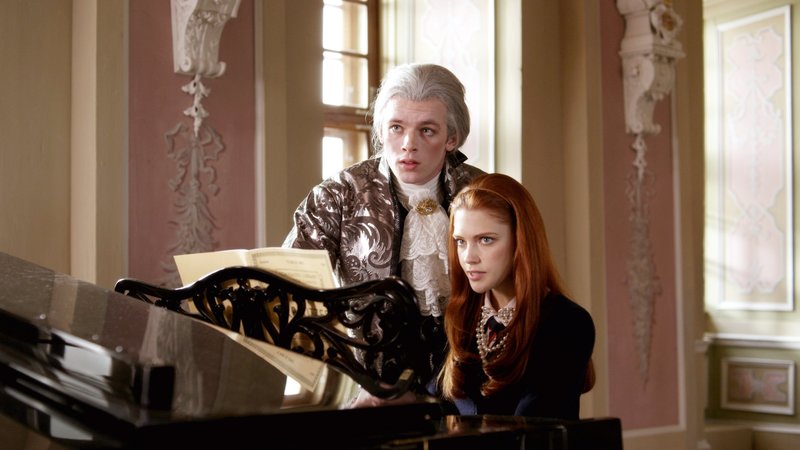 Saphirblau – Bild: RTL Zwei