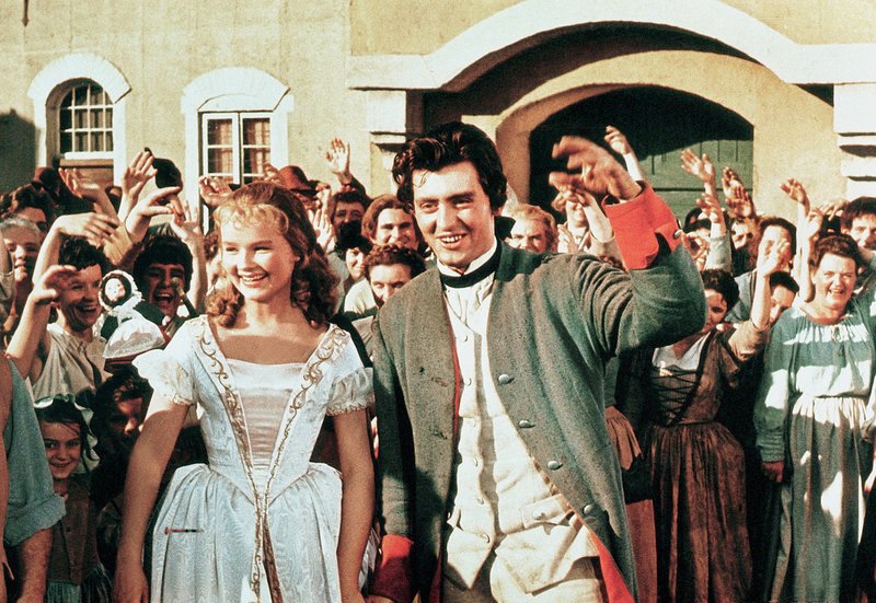 Die Prinzessin (Barbara Mehlan) und Soldat (Rolf Ludwig) – Bild: MDR/​PROGRESS