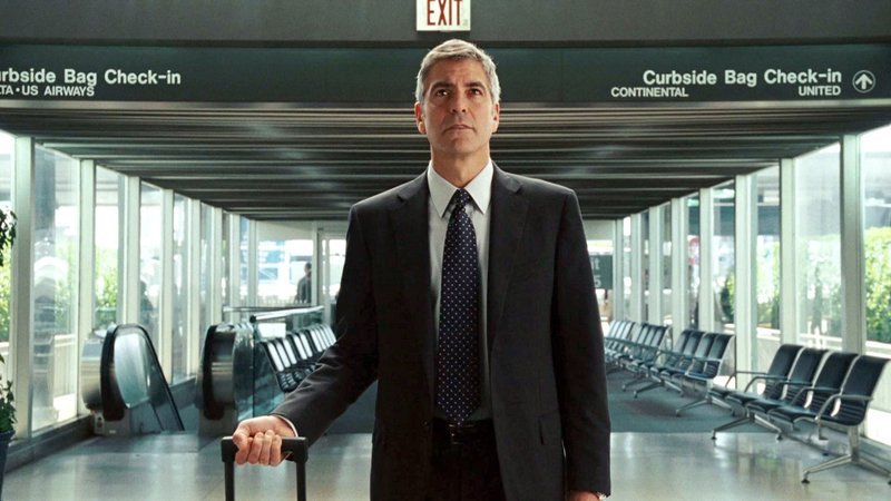 Ryan Bingham (Gieorge Clooney) ist beruflich das ganze Jahr auf Reisen und liebt seine Unabhängigkeit.Ryan Bingham (Gieorge Clooney) ist beruflich das ganze Jahr auf Reisen und liebt seine Unabhängigkeit. – Bild: RTL Zwei