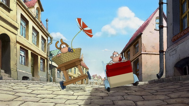In ihren Kinderwagen kämpfen Werner (l.) und Holgi um den Sieg des Rennens. – Bild: 2011 Constantin Film Verleih G In ihren Kinderwagen kämpfen Werner (l.) und Holgi um den Sieg des Rennens. – Bild: 2011 Constantin Film Verleih G