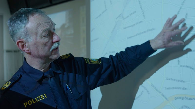 Der Polizeivizepräsident der Polizei München, Werner Feiler. – Bild: BR/Südkino Filmproduktion GmbH Der Polizeivizepräsident der Polizei München, Werner Feiler. – Bild: BR/Südkino Filmproduktion GmbH