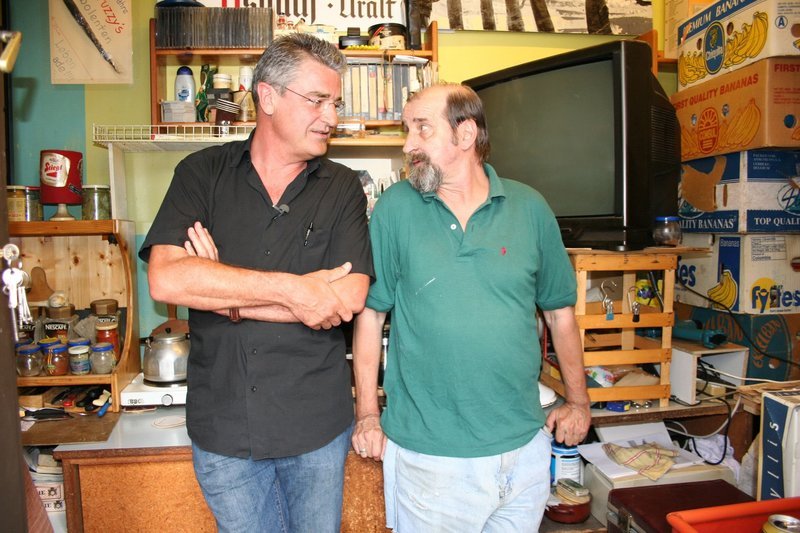 Kultfilmer Franz Xaver Gernstl ist zu Gast bei Fuzzy, einem Wiener Original der besonderen Art. – Bild: BR/megaherz gmbh Kultfilmer Franz Xaver Gernstl ist zu Gast bei Fuzzy, einem Wiener Original der besonderen Art. – Bild: BR/megaherz gmbh