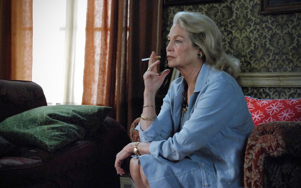 Hat definitiv andere Pläne für Josephs Wohnung: Josephs Schwester Madeleine (Alexandra Stewart). – Bild: ARTE France/© François Fabert