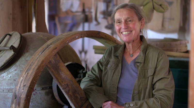 Seit den 80er-Jahren steht die Geistermühle in Flonheim nun still. Jutta Zimlich möchte die Mühle am Familienweingut nun gemeinsam mit ihrem Sohn restaurieren. – Bild: SWR