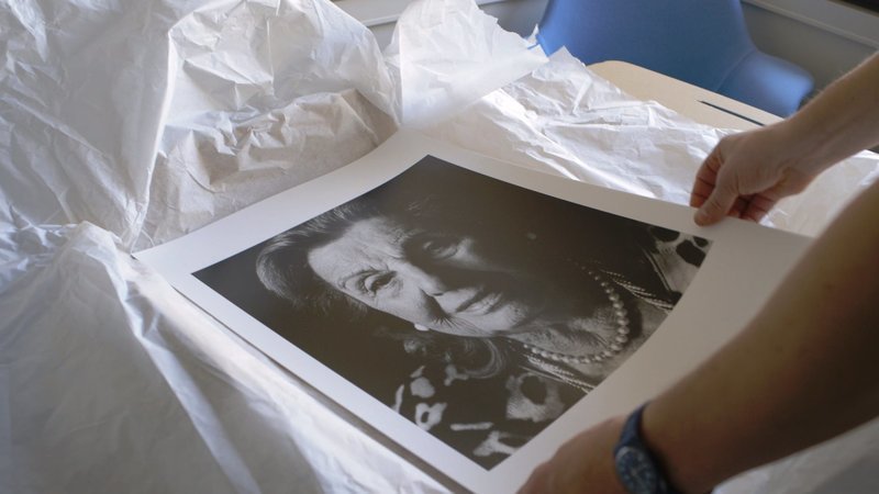 Das Foto, das Konrad Rufus Müller von Malwina Braun gemacht hat – Bild: ZDF und Frank Marten Pfeiffer. Das Foto, das Konrad Rufus Müller von Malwina Braun gemacht hat – Bild: ZDF und Frank Marten Pfeiffer.