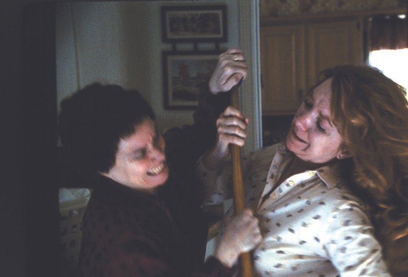 Candy Morrison (Barbara Hershey, l.); Peggy Blankenship (Lee Garlington, r.) – Bild: 1990 Lions Gate Entertainment. All Rights Reserved. Lizenzbild frei