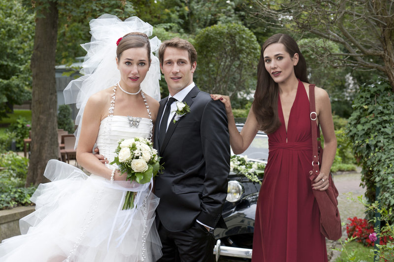 Im Brautkleid meiner Schwester – Bild: 4+