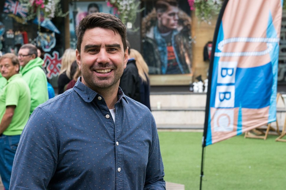 Chris Bavin – Bild: Geo Television/© BBC