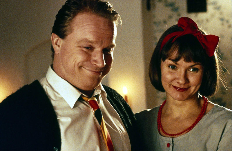 Papa (Claes Malmberg) und Mama (Beatrice Järĺs) sind stolz auf ihre Kinder. – Bild: ZDF/Jan Rydqwist Papa (Claes Malmberg) und Mama (Beatrice Järĺs) sind stolz auf ihre Kinder. – Bild: ZDF/Jan Rydqwist