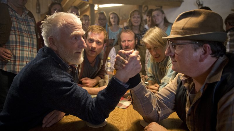 Zwei Bauern und kein Land – Bild: ARD Degeto/​Thorsten Jander