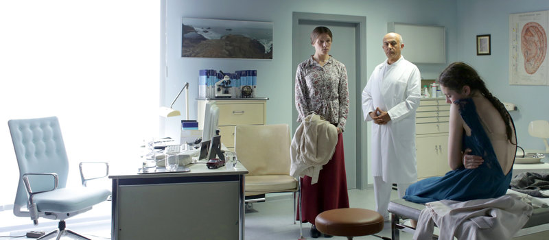 Kreuzweg – Bild: SWR/​Ufa/​Alexander Sass